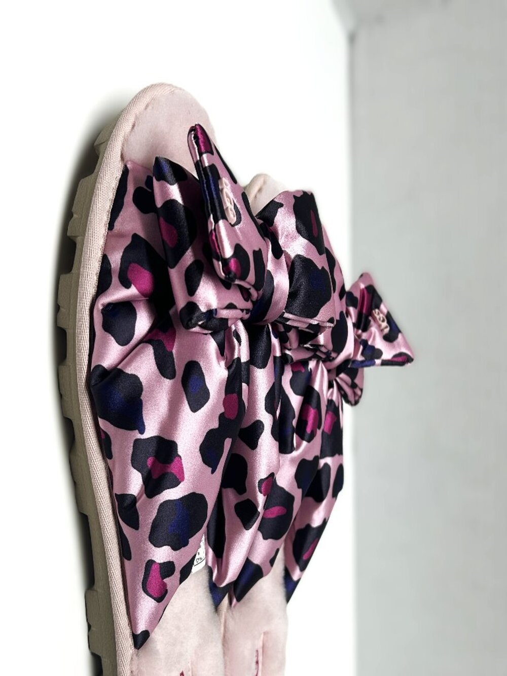 UGG Lushette leopard puffer satin slippers size 9 - Picture 6 of 9